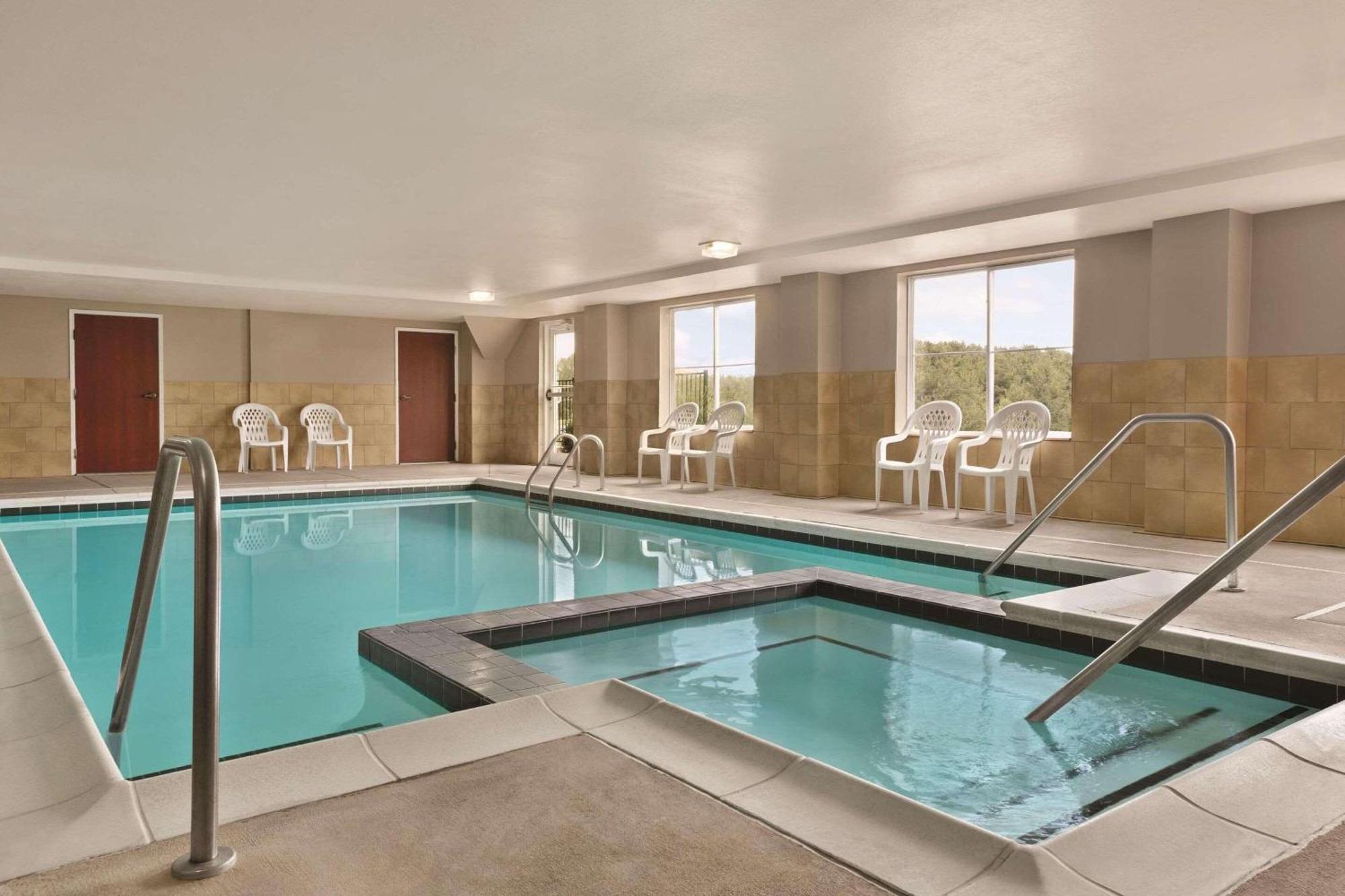 Country Inn & Suites By Radisson, Wytheville, Va エクステリア 写真