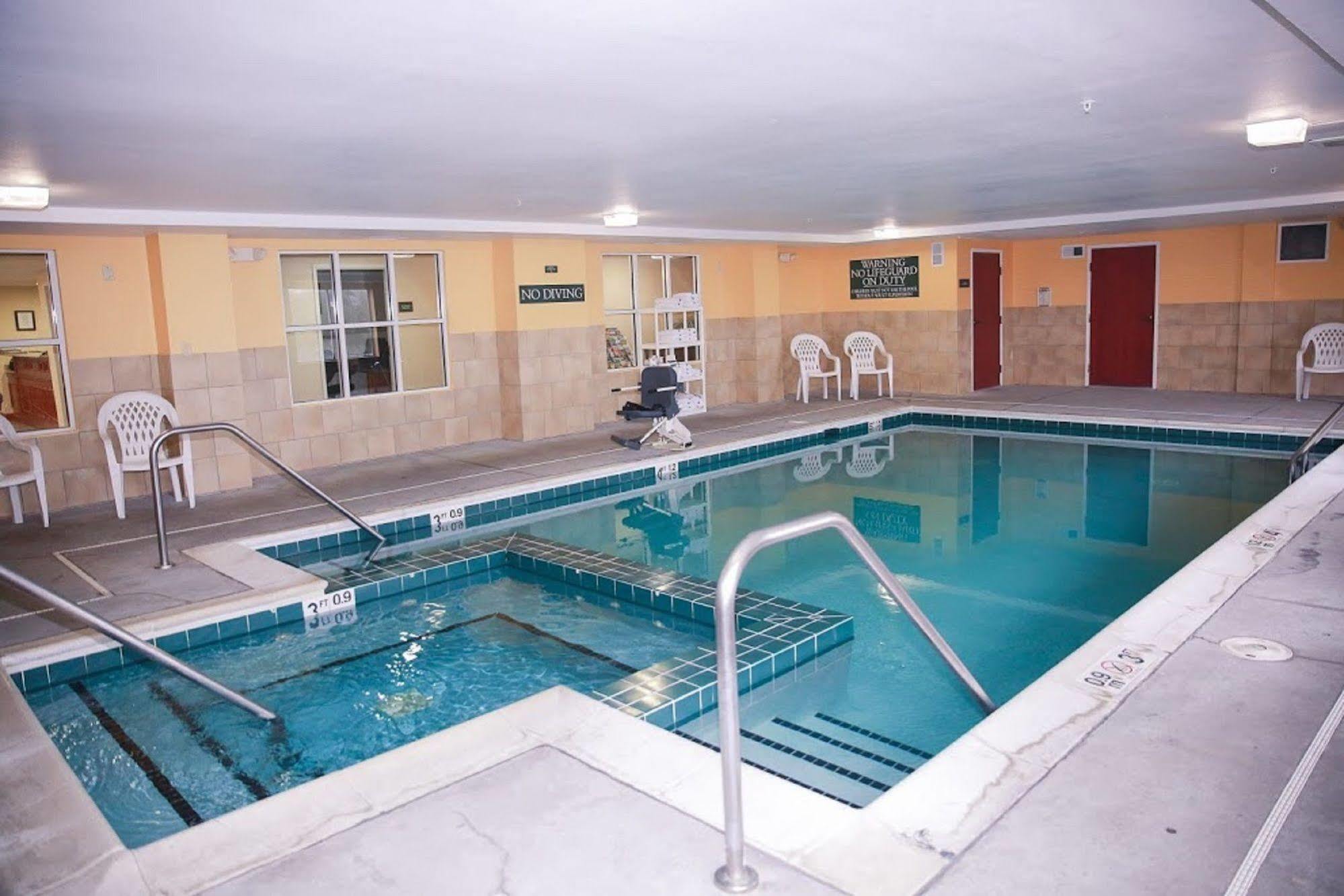 Country Inn & Suites By Radisson, Wytheville, Va エクステリア 写真